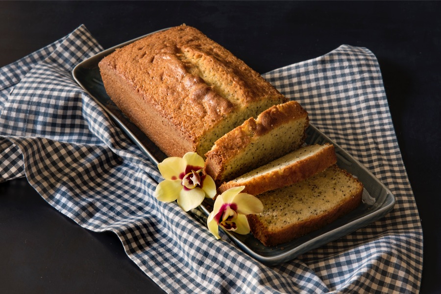 Pound Cake de Limão com Semente de Papoula