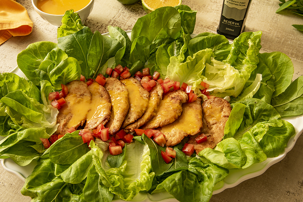 Filé de Frango ao Molho de Laranja, Cenoura e Gengibre