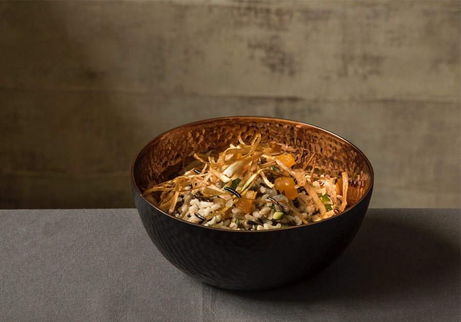 Salada de Grãos com Chips de Alho-Poró