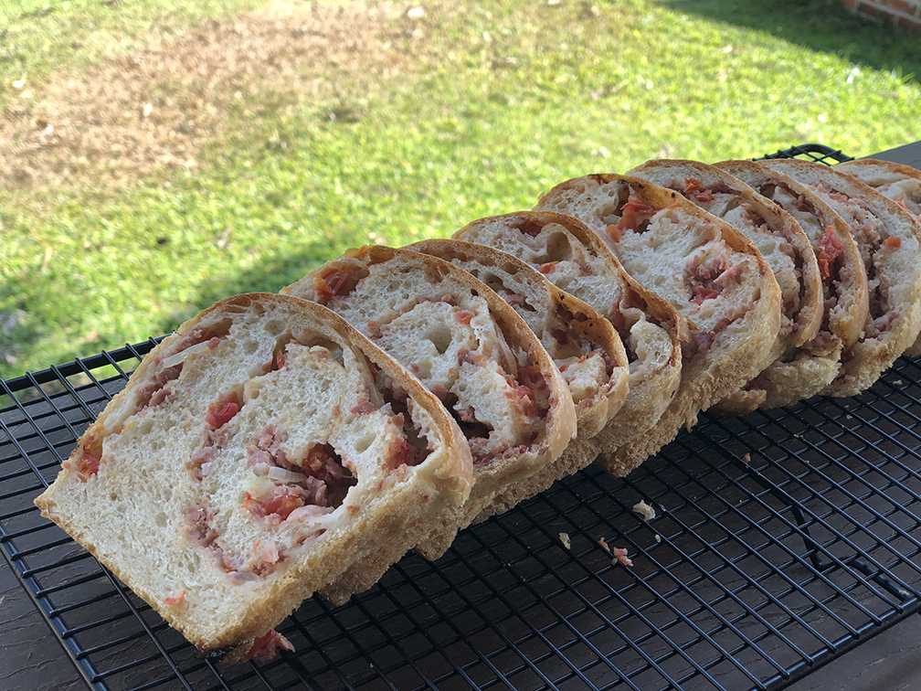 Pão de Linguiça Calabresa com Levian