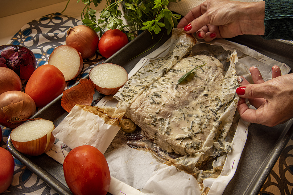 Papillote de Peixe com Cebola e Tomate