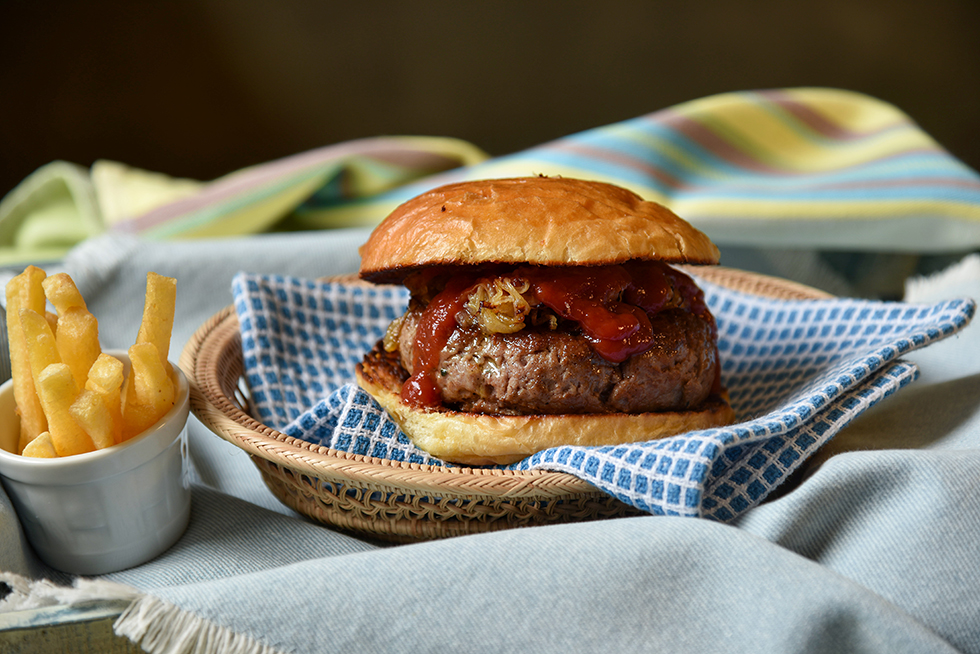 Hambúrguer de Maminha e Blue Cheese com Cebola Frita