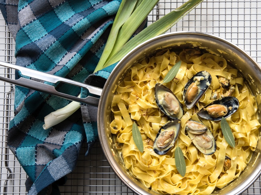 Tagliatelle com Mexilhões ao Açafrão