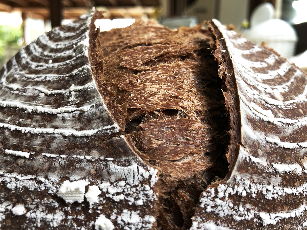 Pão de Chocolate com Levain