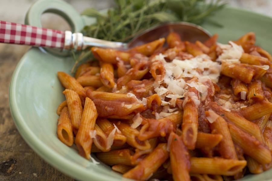 Penne com Molho Condimentado de Tomate