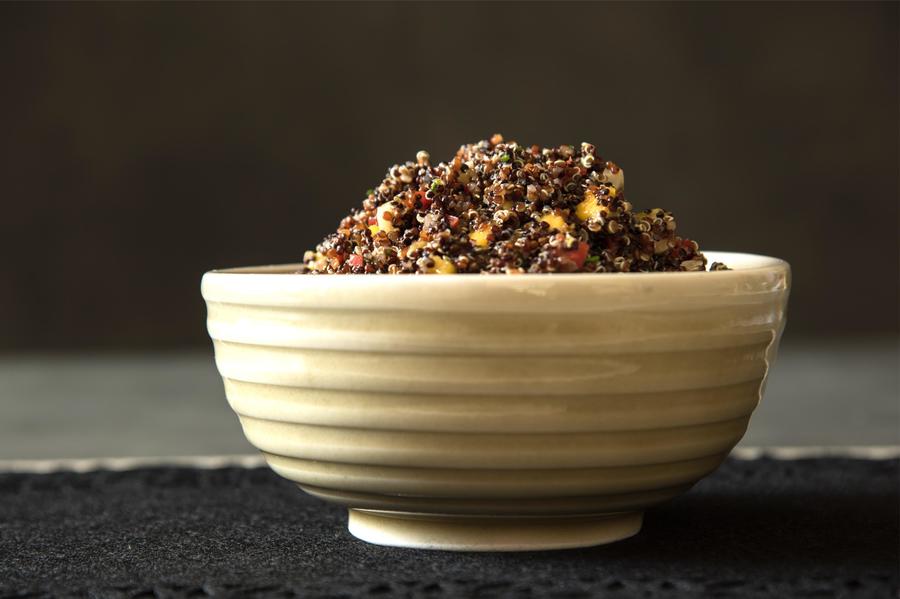 Salada de Quinua com Manga, Castanha-do-Pará, Alga e Gengibre