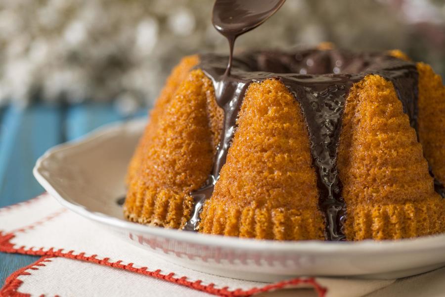 Bolo de Cenoura com Cobertura de Chocolate