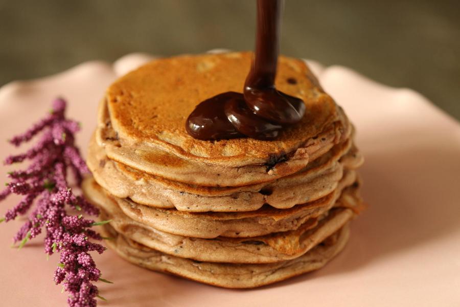 Panquecas de Chocolate com Calda Quente de Chocolate