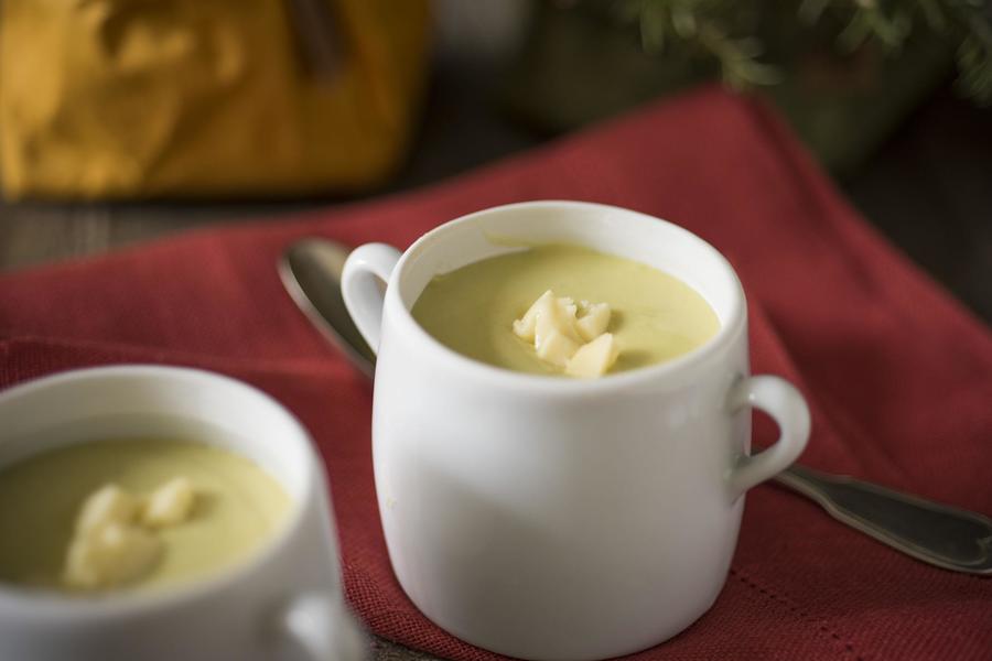 Sopa de Aspargo com Queijo Brie