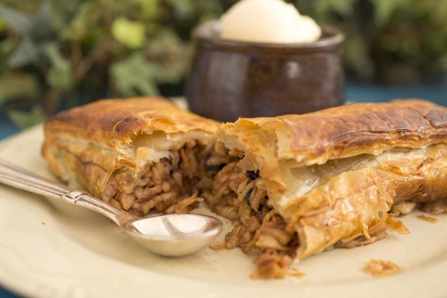 Strudel de Maçã com Sorvete Strudel de Maçã com Sorvete