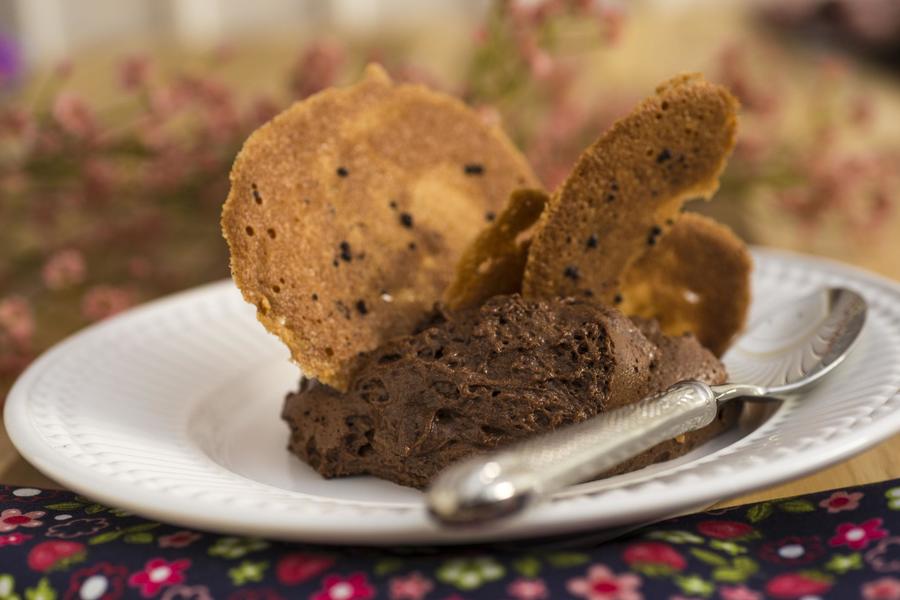 Mousse Amarga de Chocolate com Crocante de Café