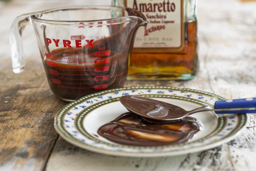 Maçãs Recheadas com Creme de Pistache e Cobertura de Chocolate