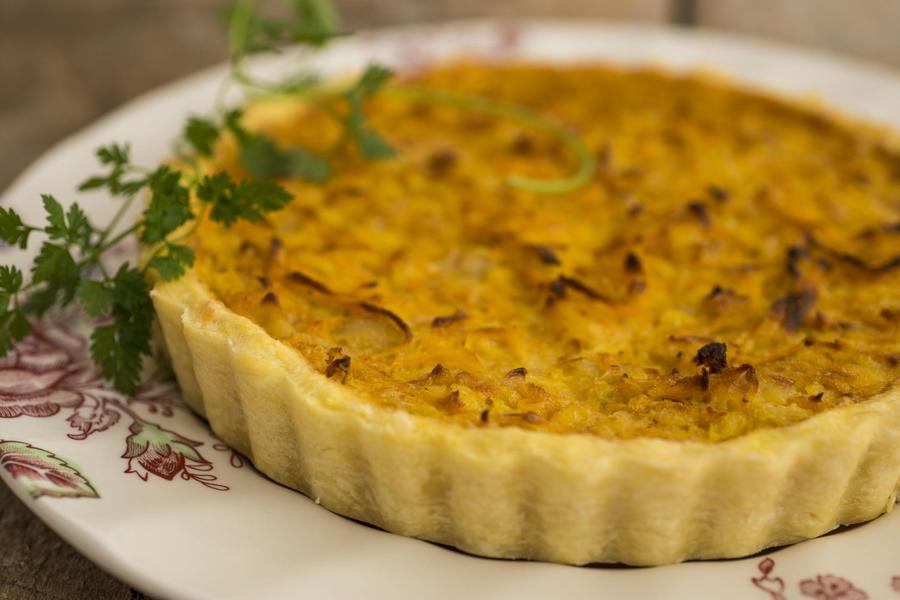 Torta de Abóbora com Cebola Confit e Leite de Coco