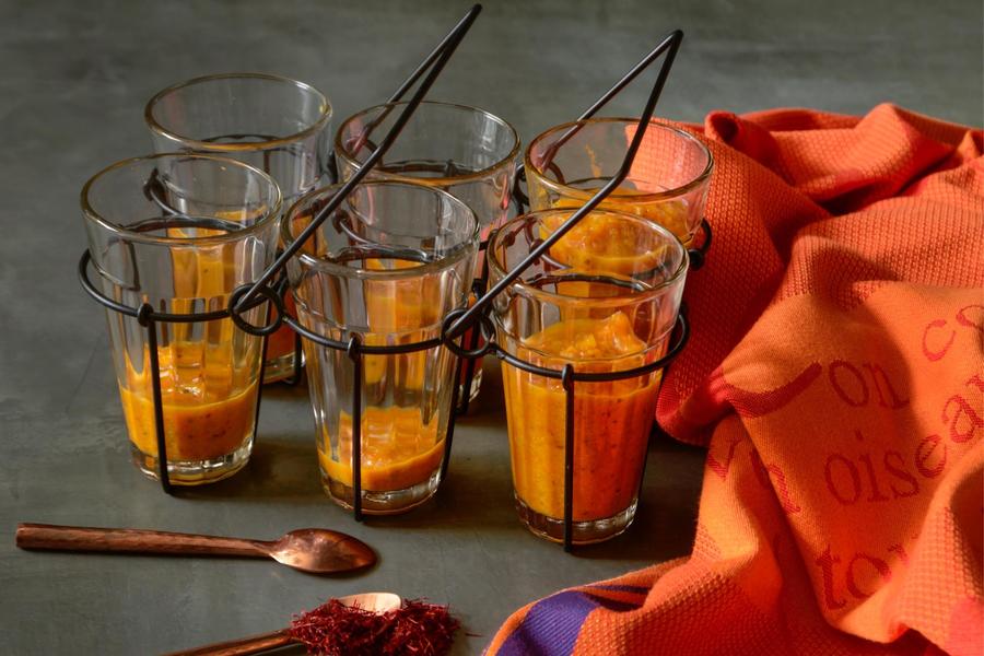 Sopa de Açafrão com Tomate