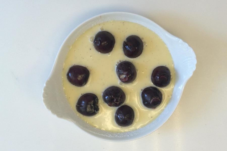 Clafoutis de Cereja ao Creme Inglês