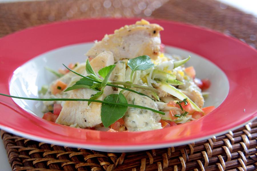  Salada de Abobrinha, Palmito Fresco e Frango ao Molho Remoulade