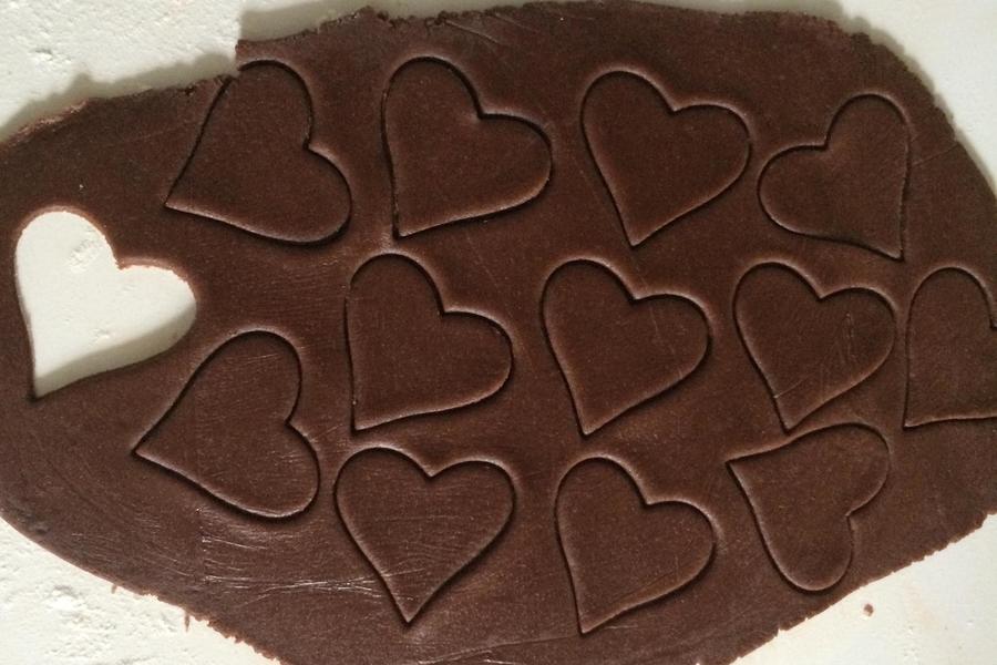 Biscoito de Chocolate Recheado com Baunilha Rosa