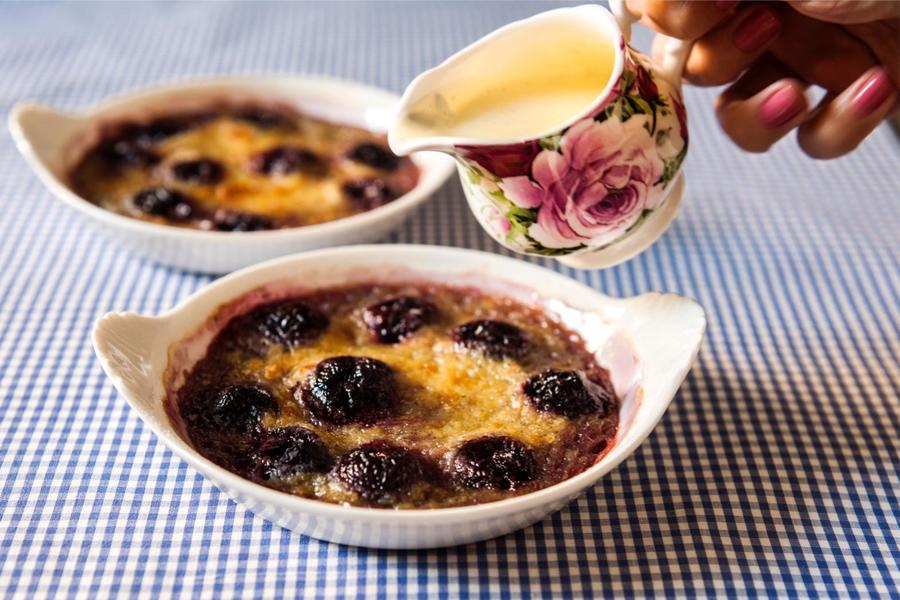 Clafoutis de Cereja ao Creme Inglês 