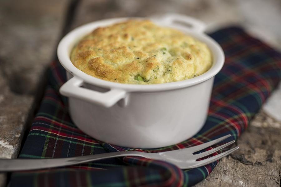 Panelinha com Soufflé de Queijo Brie e Aspargo