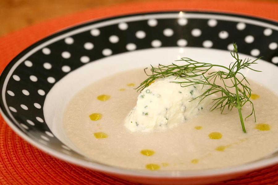 Crema Fresca di Funghi e Quenelles di Panna