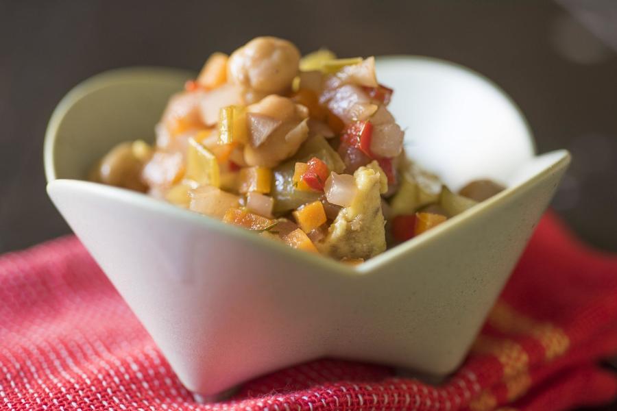 Salada de Abacate com Grão-de-Bico