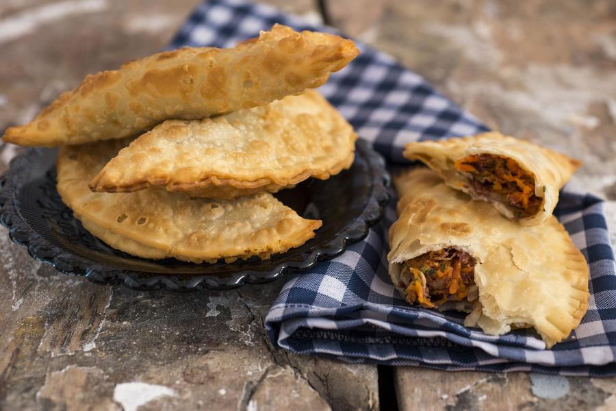 Pastel de Carne-Seca com Cebola Dourada e Abóbora