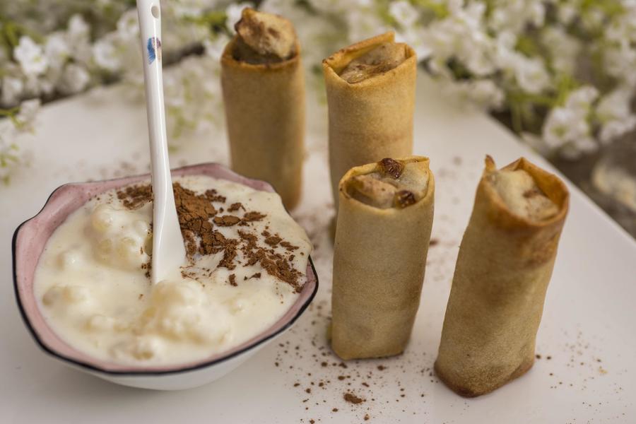  Rolinhos de Banana Assada com Molho de Tapioca