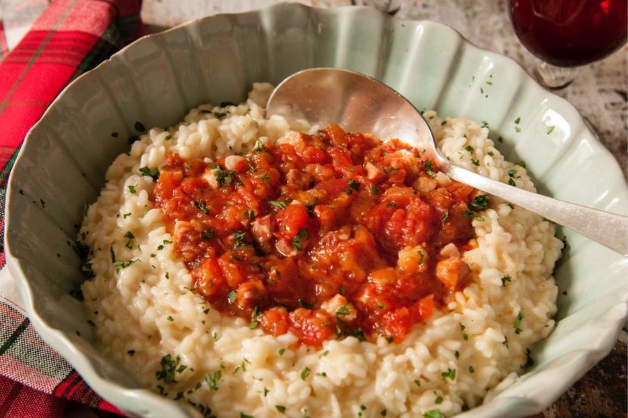 Risoto com Molho de Tomate Fresco e Manjericão