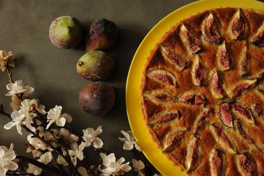 Torta de Figos com Frangipane, Mel e Alecrim