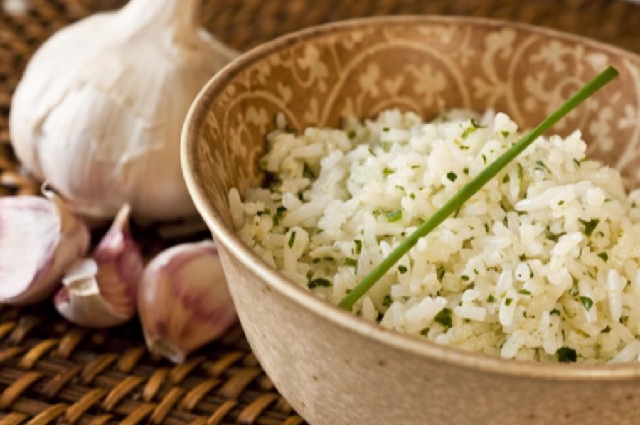 Arroz com Alho Frito e Salsinha