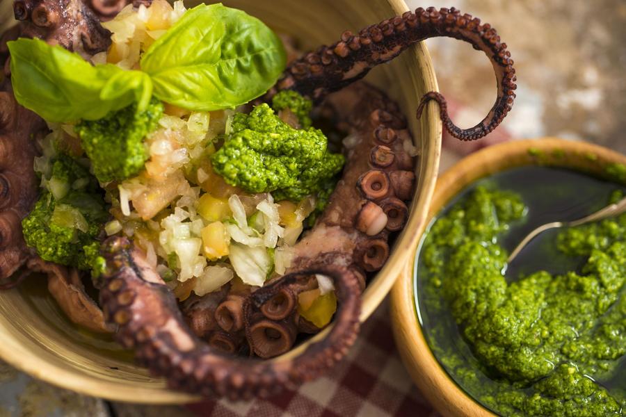 Polvo em Vinagrete com Pesto de Agrião