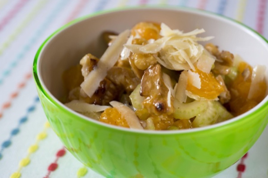 Salada Clemenquat com Nozes e Parmesão