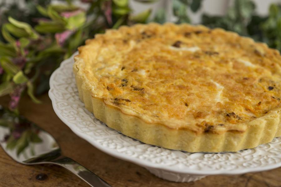 Quiche de Emmental, Cebola e Cenoura Caramelada