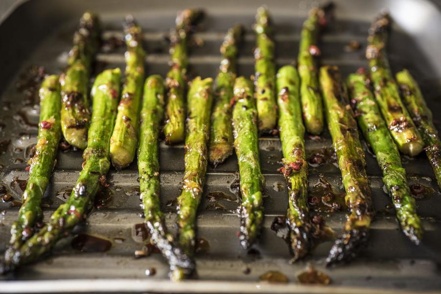 Aspargos Grelhados com Harissa