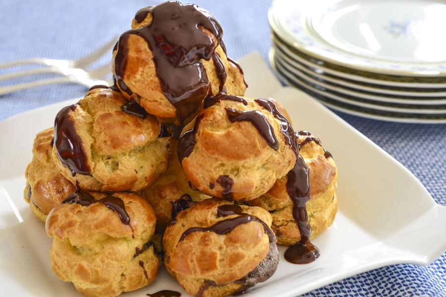 Profiteroles com Sorvete de Chocolate