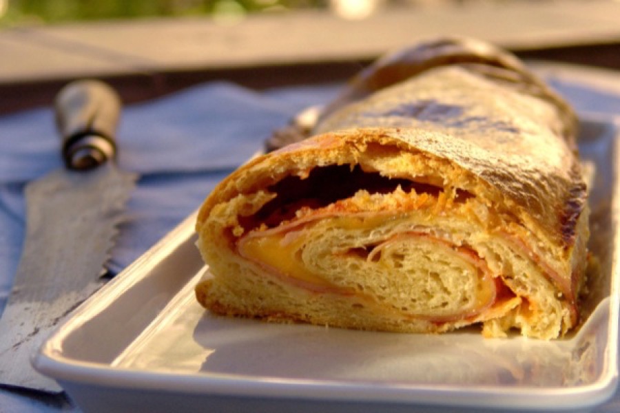 Rocambole de Presunto e Queijo