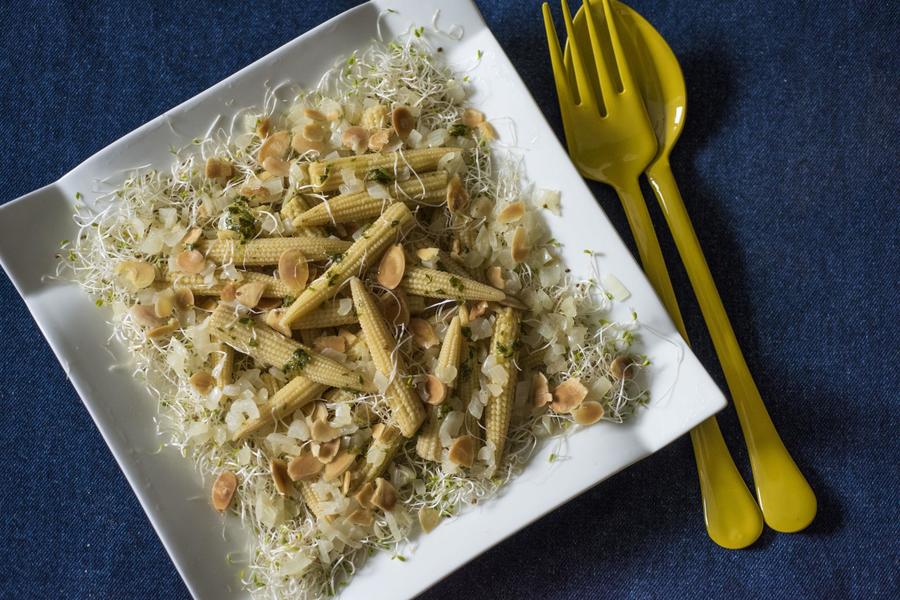 Salada de Alfafa com Milho Verde Baby