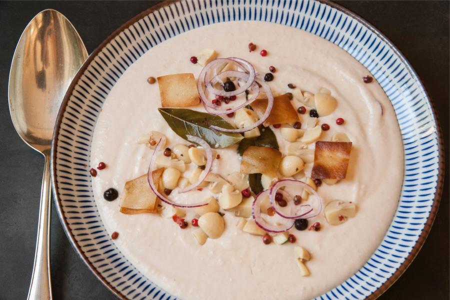 Purê de Feijão-Branco com Cogumelos em Conserva e Croûtons de Pita