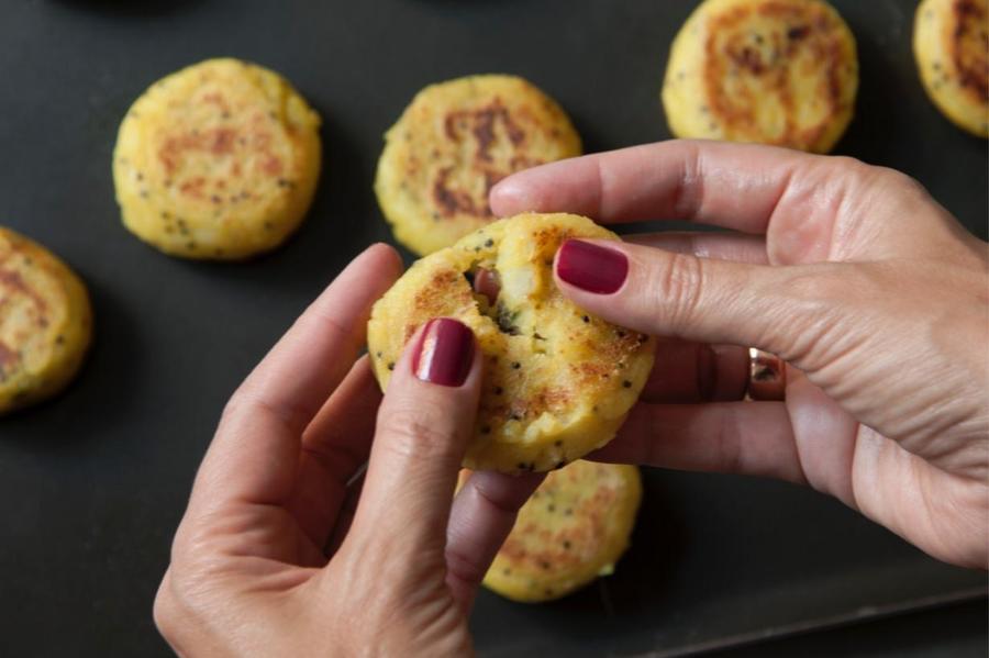 Bolinhos de Batata com Recheio Apimentado