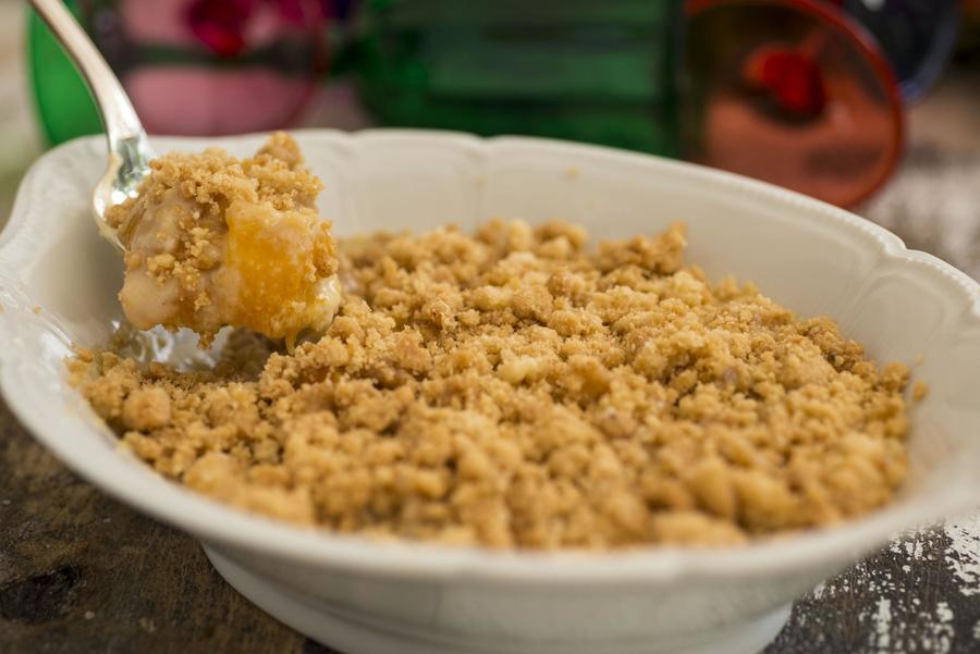 Crumble de Chocolate Branco com Manga e Limão