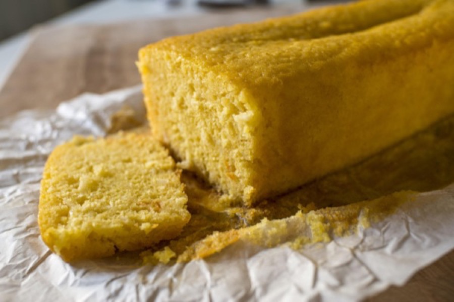 Bolo de Semolina, Coco e Geleia