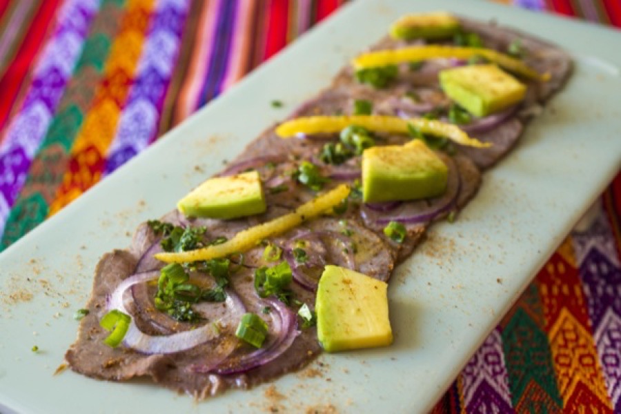 Carpaccio de Rosbife com Abacate