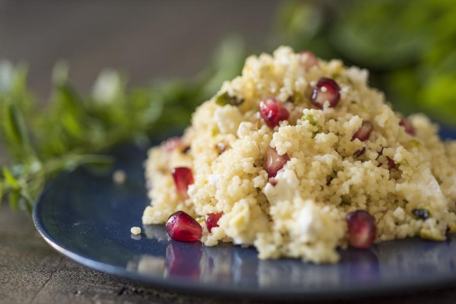 Salada de Couscous com Queijo Feta e Romã