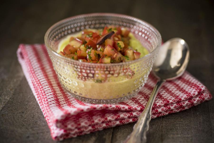 Creme Gelado de Abacate com Saladinha de Tomate