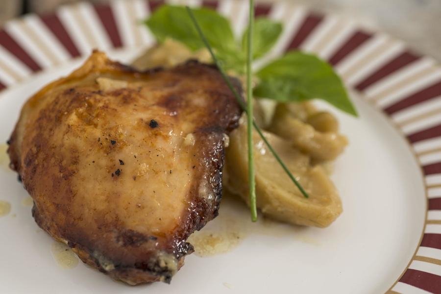 Frango com Alcachofra e Molho de Ervas