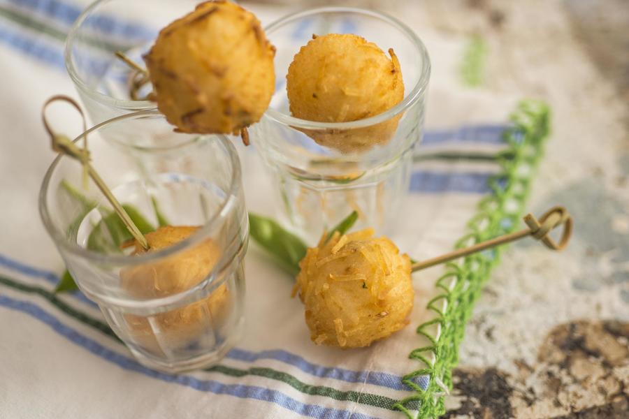 Bolinho de Arroz com Aipim e Hortelã