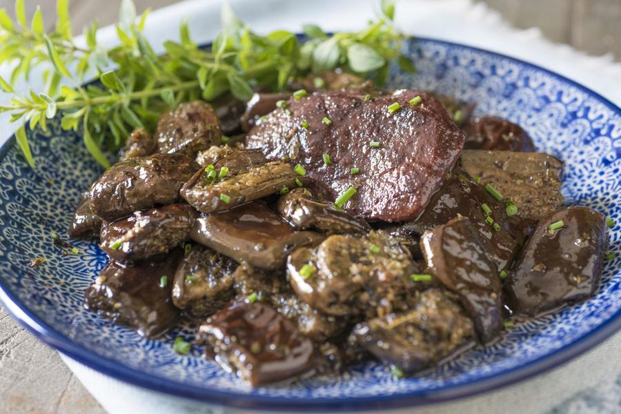 Escalope de Vitelo com Berinjela Aromatizada com Orégano