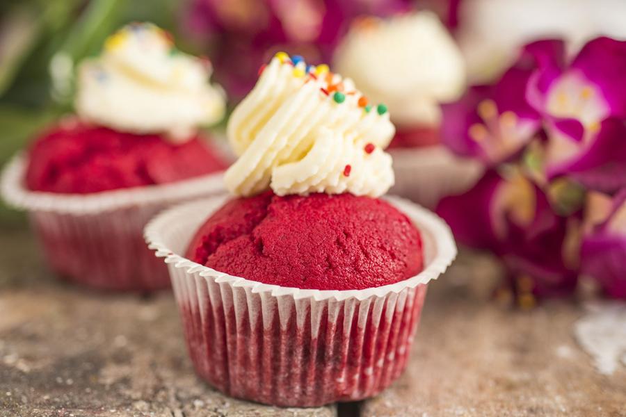 Cupcake Red Velvet, Massa de Baunilha e Recheio de Glacê