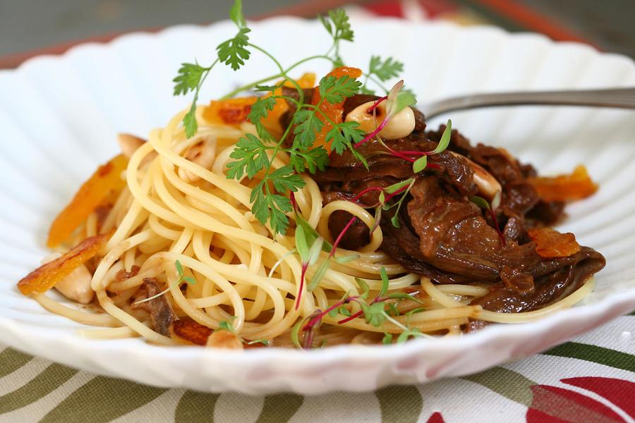 Casseruola di Spaghetti ai Frutti Secchi