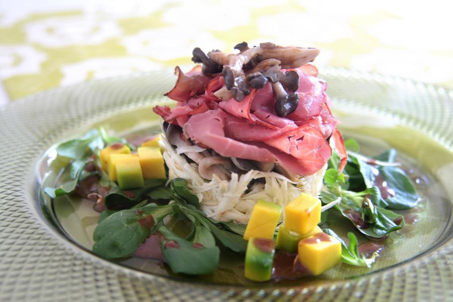 Salada de Palmito Pupunha, Shimeji e Abacate ao Vinagre Balsâmico